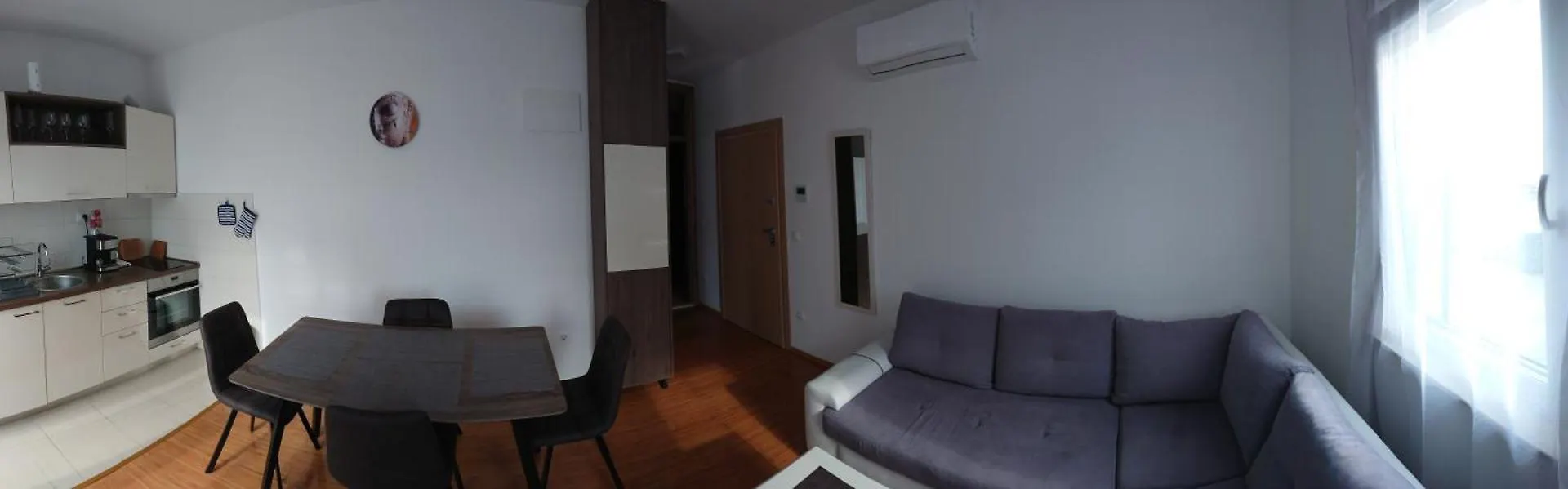 West Star Apartment トロギール 0*,