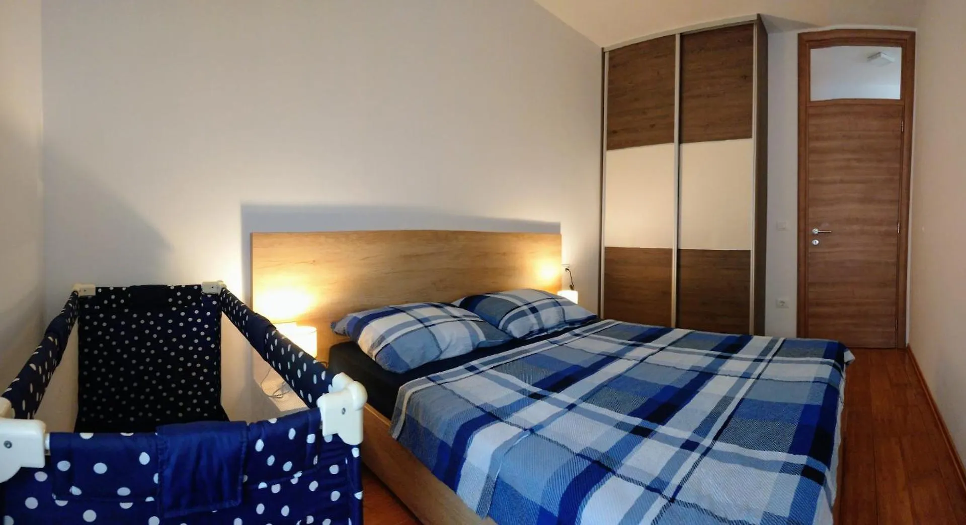 West Star Apartment トロギール
